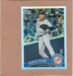 2011 Topps Chrome Refractor #20 Derek Jeter...EX-NM+ - Picture 1 of 2