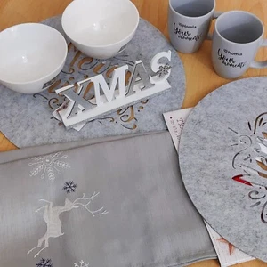 10 Teile: Tischläufer Weihnachten Tischplätzchen Tassen Schalen XMAS Bestecktasc - Bild 1 von 14