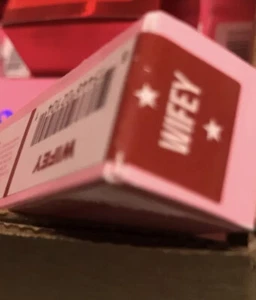Jeffree Star Wifey Family Collection Liquid Lipstick S Bright Red Makeup - Bild 1 von 2