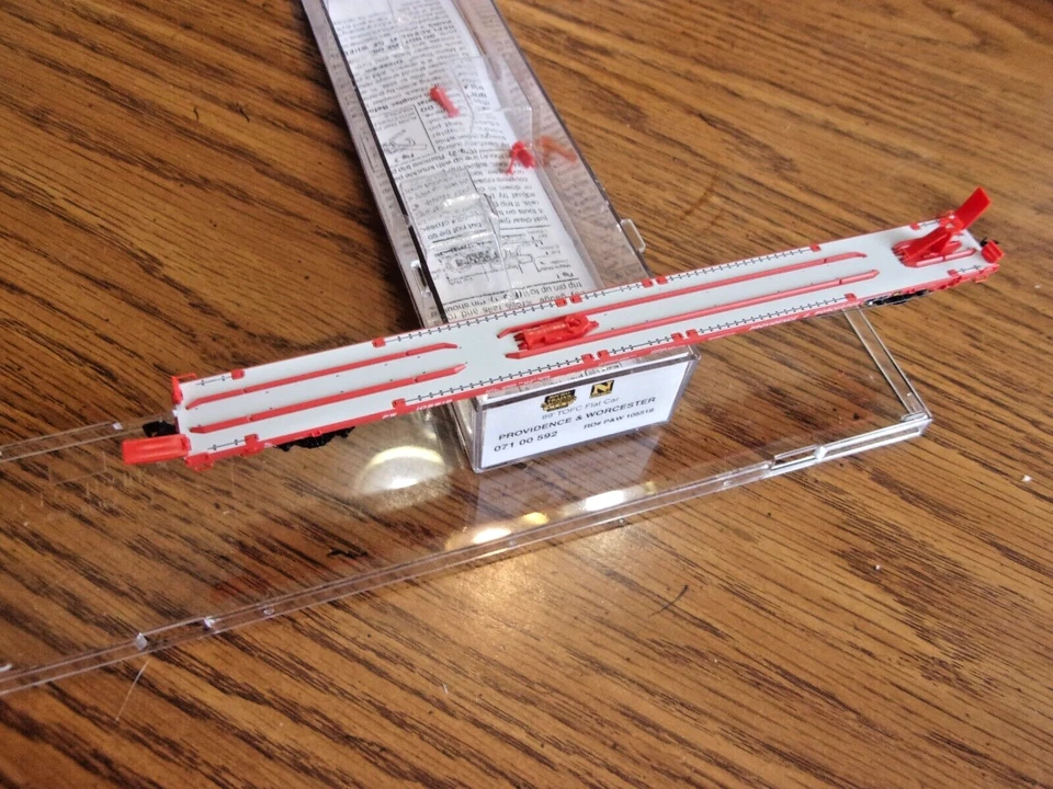 Micro-trains c 071 00 592 New N-scale Providence & Worchester Flatcar #105519 - Image 1 of 2