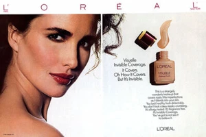 1987 L'oreal Andie MacDowell maquillaje visual anuncio de revista de 2 páginas - Imagen 1 de 1