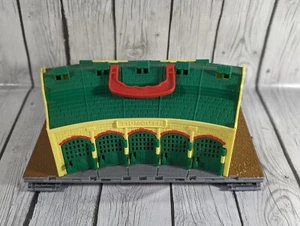 Fisher-Price Thomas the Train: Take-n-Play Folding Tidmouth Sheds with all Doors - Picture 1 of 7