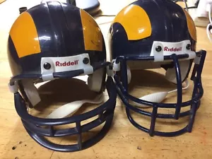 Zwei ST Louis RAMS 1999 COLOR RIDDELL FOOTBALL MINI HELME Signatur vom Team - Bild 1 von 7