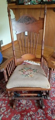 Balancín de plataforma de la era antigua de 1888 Foto 1 de 4