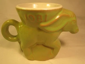 Taza de café verde Frankoma Pottery 1981 burro demócrata [N10] - Imagen 1 de 4