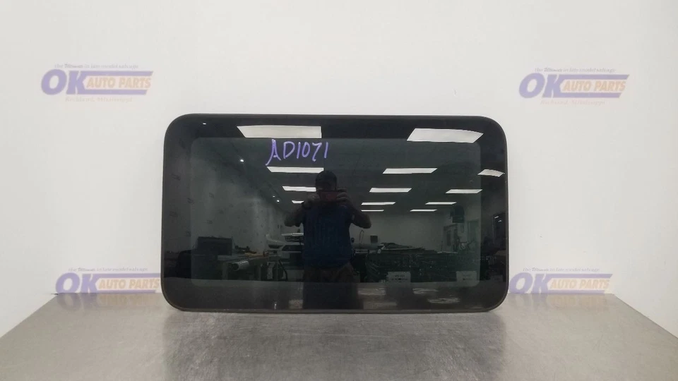 13 MERCEDES BENZ CLS63 AMG C218 SUNROOF MOON ROOF GLASS 2187800121 Foto 1 de 4