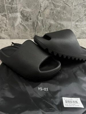Yeezy Slides YS-01 Negro Hombre Talla 4 con Bolsa Original - ENVÍO RÁPIDO Foto 1 de 4