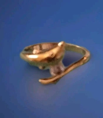 RSC Gold Dolphin Ring With Cubic Zirconia Stone, Size 8 - Image 1 of 4