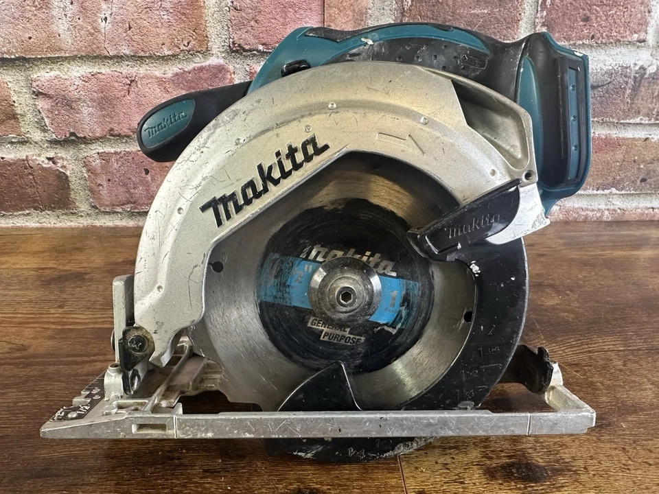 Sierra circular Makita XSS02 18V LXT 6-1/2" ENVÍO GRATUITO Foto 1 de 4