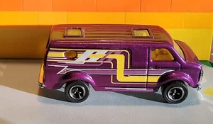 2007 MATCHBOX CHEVY VAN City Action Purple #49 5/12 - Picture 1 of 3
