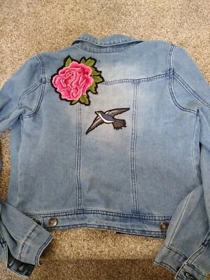 CI Sono Women's Denim Distressed/Rip Jacket Juniors Small Cropped  - Image 1 of 4