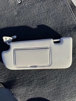 2014-2024 Infiniti Q50 parabrisas delantero izquierdo parasol fabricante de equipos originales gris_K Foto 1 de 2