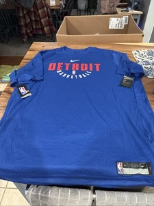Camisa MANGA CORTA PARA HOMBRES NIKE DETROIT PISTONS emitida por el equipo AZUL 3XL/T NUEVA CON ETIQUETAS - Imagen 1 de 9
