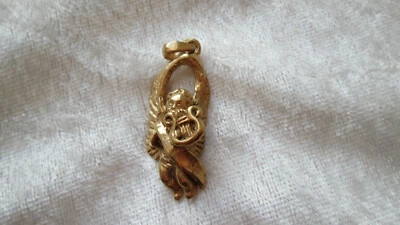 Ancien pendentif en Argent massif et or ange angelot Putti jouant de la Harpe - Photo 1/4