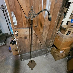 Antique Simple Bridge Lamp cast iron pineapple finial - Picture 1 of 4