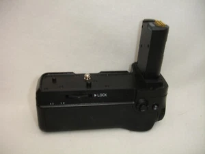 NEEWER MB-N11 Replacement Vertical Battery Grip for Nikon Z6 II & Z7 II - Picture 1 of 11