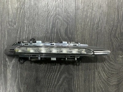 10-15 MERCEDES BENZ S550 W221 Front Right OEM Fog Light - Image 1 of 4