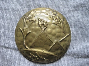 Antiguo broche de latón art deco capricornio caza firmado GUDRUN años 20 30 - Imagen 1 de 4