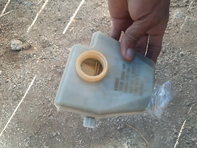 Jaguar XJ6 1995 1996 1997 VANDEN PLAS FRENO CILINDRO MAESTRO ASPECTO DEPÓSITO Foto 1 de 4