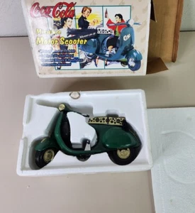 COCA-COLA 1996 SCOOTER MINIATURA, ESCALA 1:6, METAL FUNDIDO A PRESIÓN con caja - Imagen 1 de 23