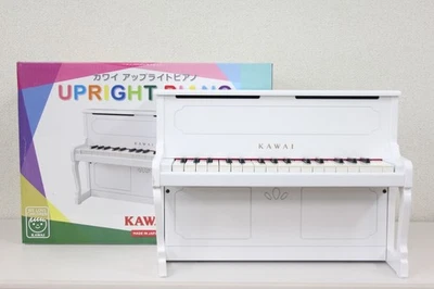 Mini piano vertical Kawai 1152 blanco 32 teclas instrumento musical juguete m... - Imagen 1 de 4