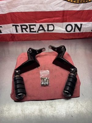 Б/у пассажирские крепления 03–17 Victory Vegas Kingpin Highball Gunner черные - Изображение 1 из 4