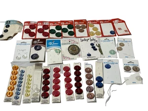 Vintage Buttons Bundle All On Cards Varied Colours & Sizes 1960’s/1970’s Sewing - Picture 1 of 8