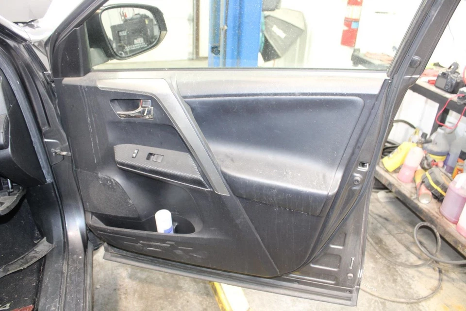 2013 Toyota RAV4 Front Door Trim Panel Black 4DR SUV Used OEM 391638 Foto 1 de 4