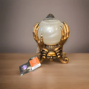 Martha Stewart Gold Totenkopf LED leuchtend sprechend weiß Wirbel Kristallkugel Neu mit Etikett - Bild 1 von 9