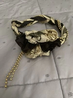 Diadema de gasa negra retorcida dorada y negra con cuentas Foto 1 de 4