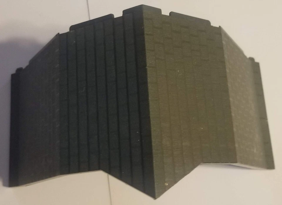 1/64 Ertl Farm Country Grey Barn Roof Front Section - Image 1 of 1