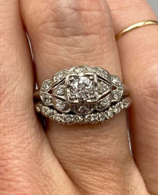 3/4 克拉白色圆形切割 CZ 艺术装饰婚礼匹配新娘戒指套装 925 银 — 第 1/4 张图片