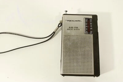 REALISTIC 12-602 AM/FM radio. (ref J 198) - Image 1 of 4