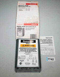 Honeywell R845A1030 Switching Relay 120V 50/60Hz 2 Wire 24V Control Circuit - Picture 1 of 3