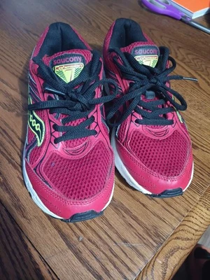 Zapatos para correr Saucony Cohesion 7 LTT para niños talla 4 multicolor rojo verde neón Foto 1 de 4