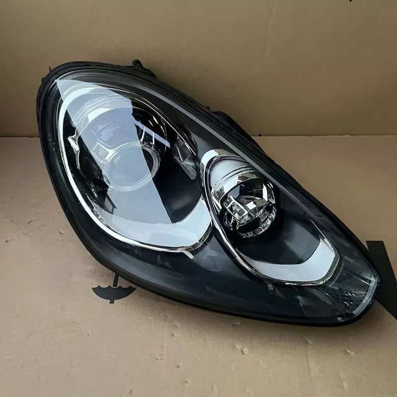 Porsche Cayenne Front Right Xenon Headlight Lamp AFS 2015-2018 - Image 1 of 4