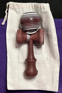 Grain Theory GT-16 Roku Purple Heart Holz Kendama mit Kordelzugbeutel - Bild 1 von 7
