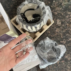 SCENTSY Warmer Zebra Full Size Retired WARMER Black &White Safari Wildlife NEW - Picture 1 of 4