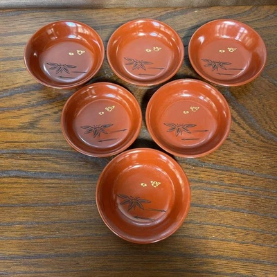 Juego de seis platos pequeños diseño bambú Makie laca roja antigua N/A Foto 1 de 4