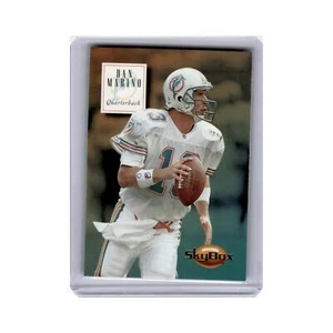 Dan Marino 1994 SkyBox #90 Miami Dolphins Football Card NM - Picture 1 of 3