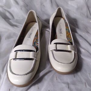 Aquatalia by Marvin K Light Ivory Patent Leather Flats Shoes Italy 7.5 UK 8.5 US