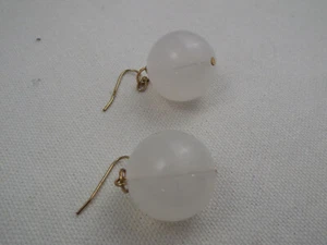 White Opaque Bead Pierced Earrings (K36) - Picture 1 of 2