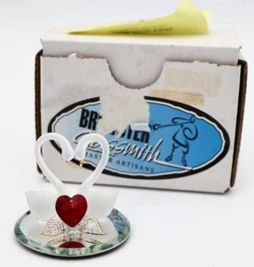 De colección Brewster Glassmith Maestro Artesano Love Swans con Estatuilla de Vidrio Corazón Rojo - Imagen 1 de 10