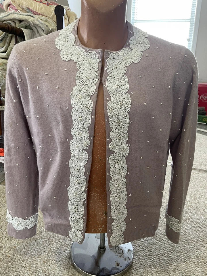 Cárdigan vintage Rockabilly años 50/60 lavanda con cuentas talla mediana Foto 1 de 4