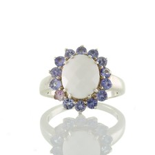 with White Faceted Jade and Cubic Zirconia Cluster Ring China Made of Silver 925
