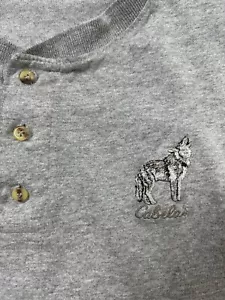 Cabelas Henley de Colección Hombres L Bordado Lobo Naturaleza Manga Corta Gris Jaspeado - Imagen 1 de 15