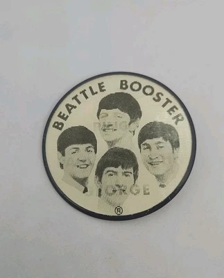 The Beatles 1964 Beattle Booster Button Vari Vue Flasher mal escrito Foto 1 de 3