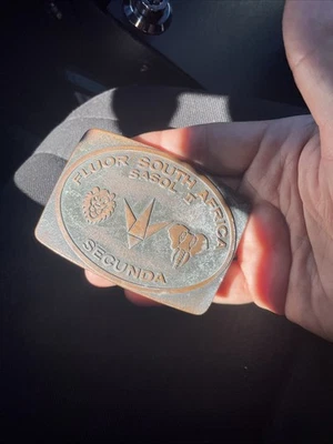 DE COLECCIÓN Fluor SASOL II SUDAFRICA PETRÓLEO AFRICANO GASOLINA ACEITE HEBILLA DE CINTURÓN Foto 1 de 4