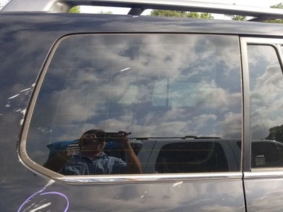 08 2008 Lexus LX570 cuarto de cristal pasajero derecho Foto 1 de 4