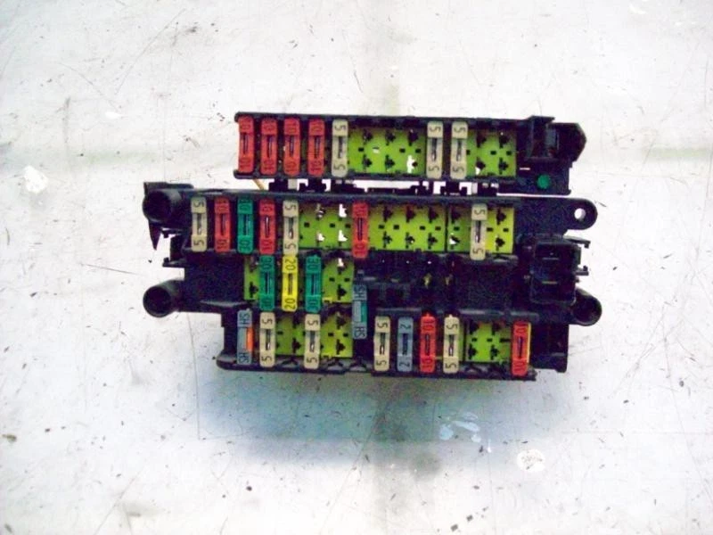 SCATOLA RELÈ/FUSIBILI / 8568019 PER PEUGEOT 206 CC CC - Immagine 1 di 4